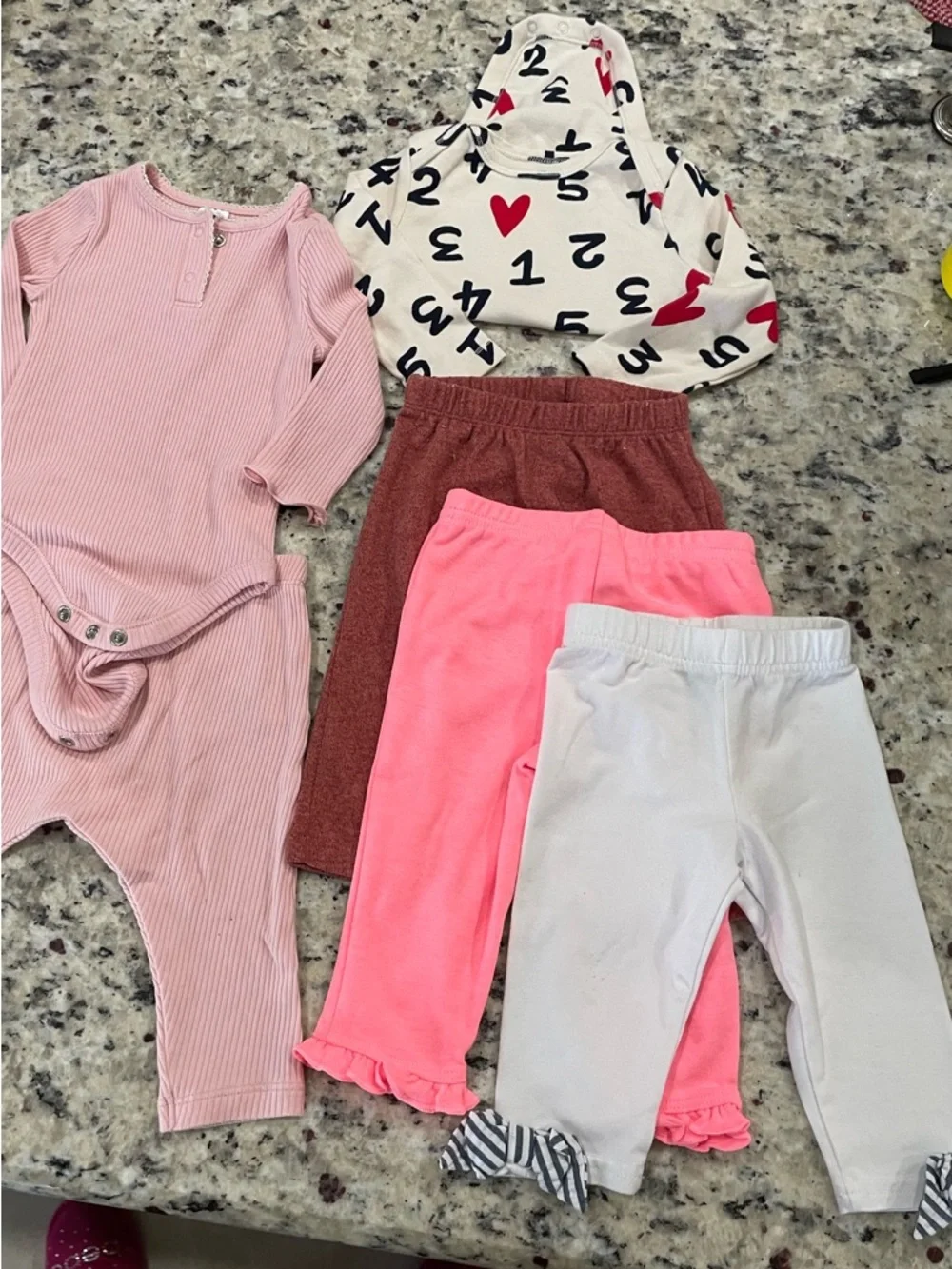 🌸 6 PC Bundle Baby girl 3-6 months Onesies pants and tops Gently used